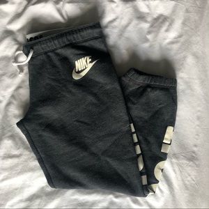 Cropped Nike Sweatpants